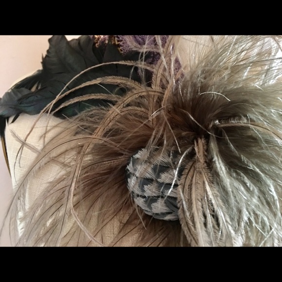 Collar - Picture 3 of 8